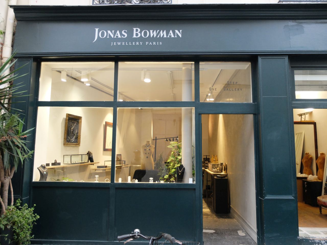 Prise de vue dans la boutique Jonas Bowman 