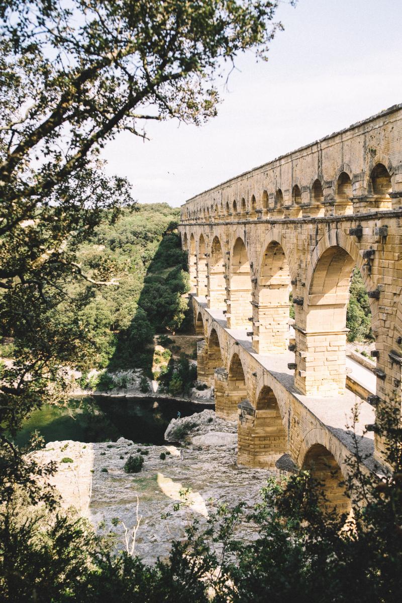 Vue sur le pont du Gard