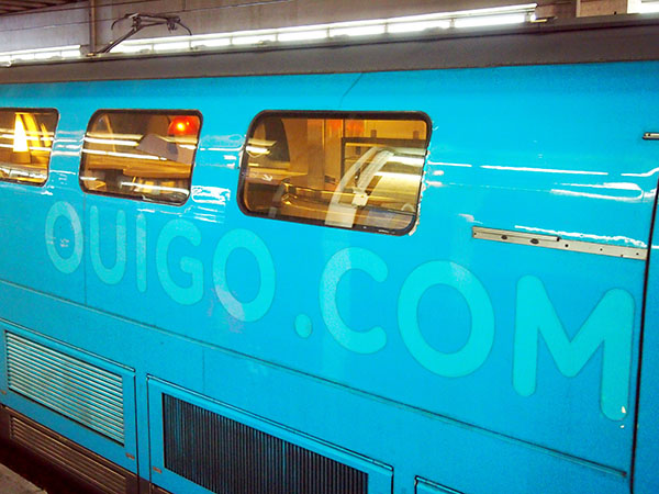 Prise de vue d'un train OUIGO à quai 